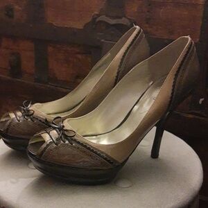 Guess Two-Tone Brown Heels with Bow Detail